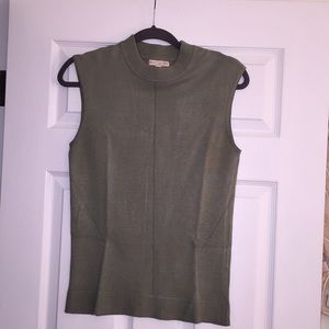 Women’s Sleeveless Sweater